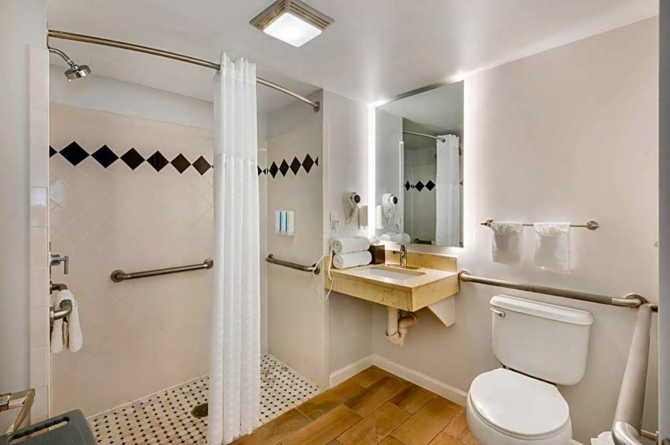 MainStay Suites Sterling near Dulles Town Center
