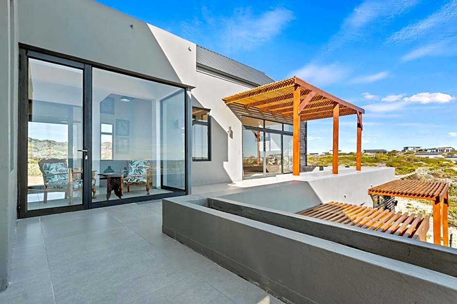 Romansbaai Moksha on the Sea