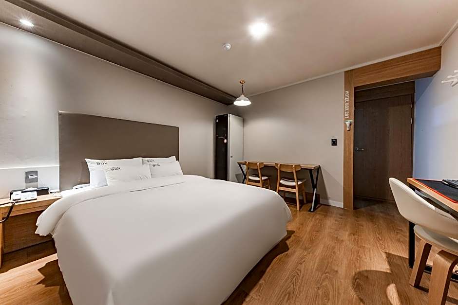 hotel box