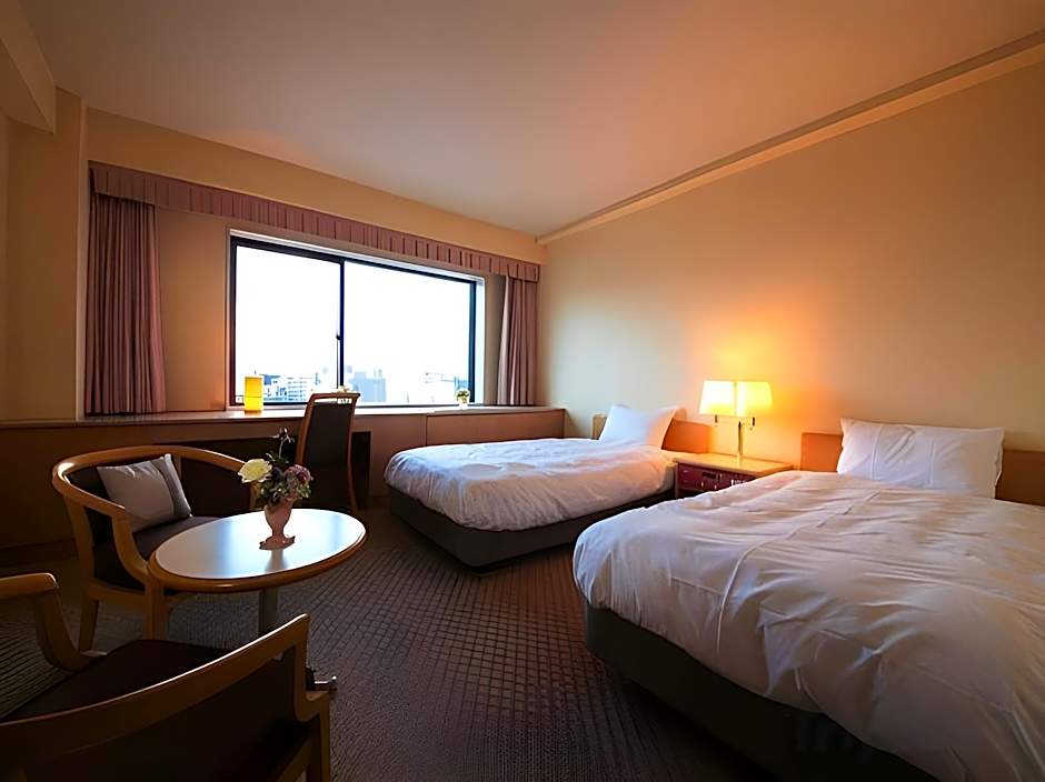 Mito Hotel Season