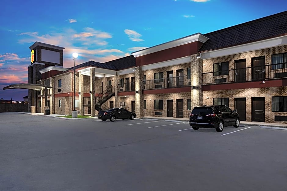 Super 8 by Wyndham Humble/Houston