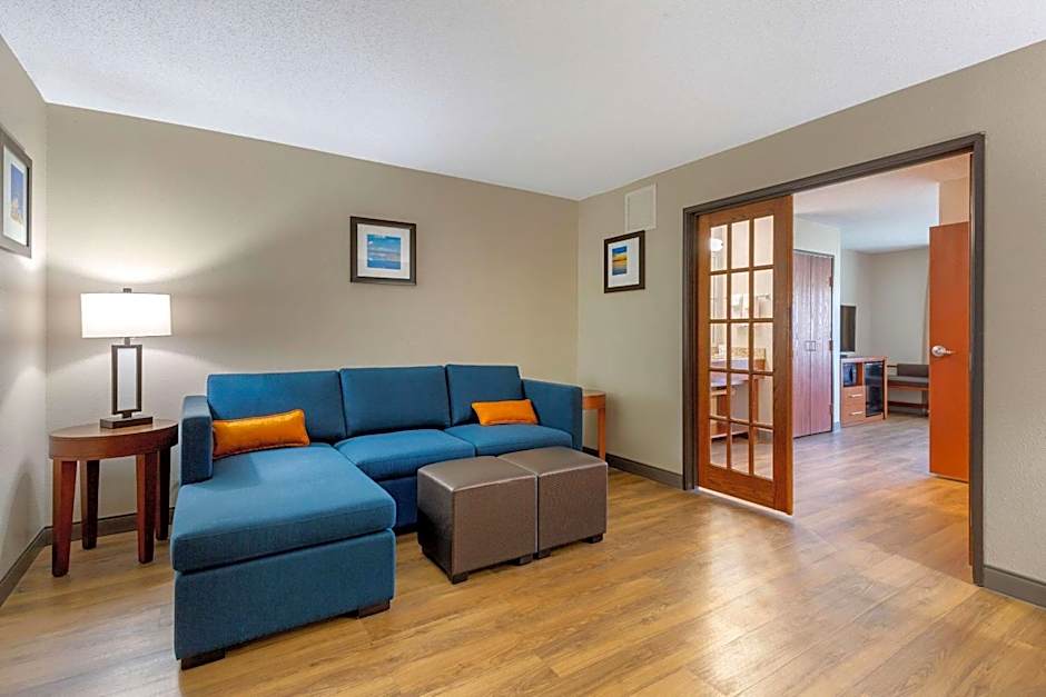 Comfort Inn & Suites Milford