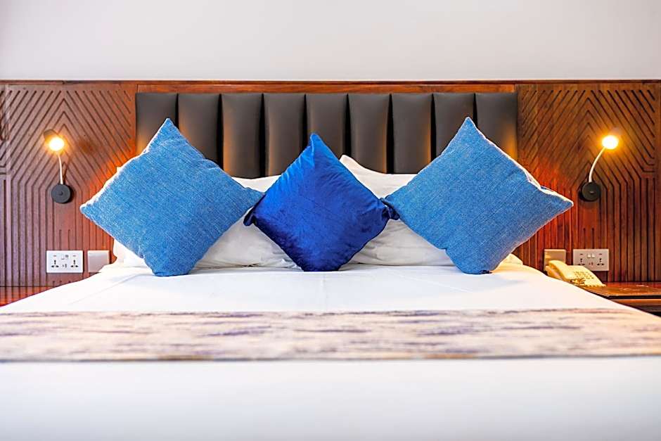 Azambezi River Lodge