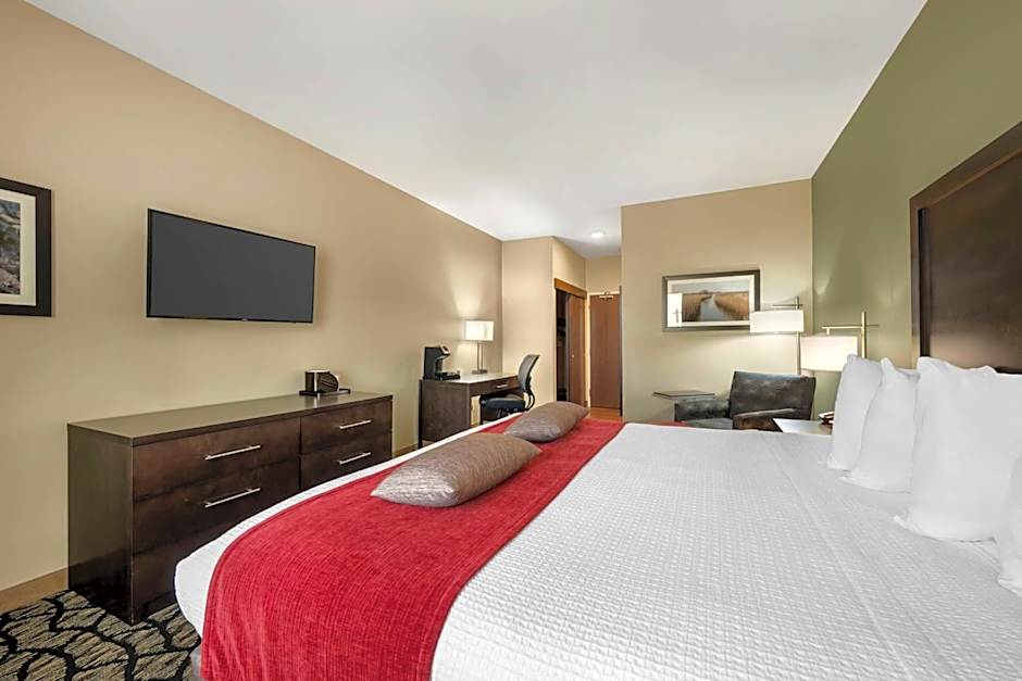 Best Western Plus Lakeview Hotel