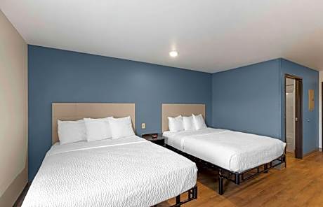 Standard Queen Room with Two Queen Beds - Non Smoking