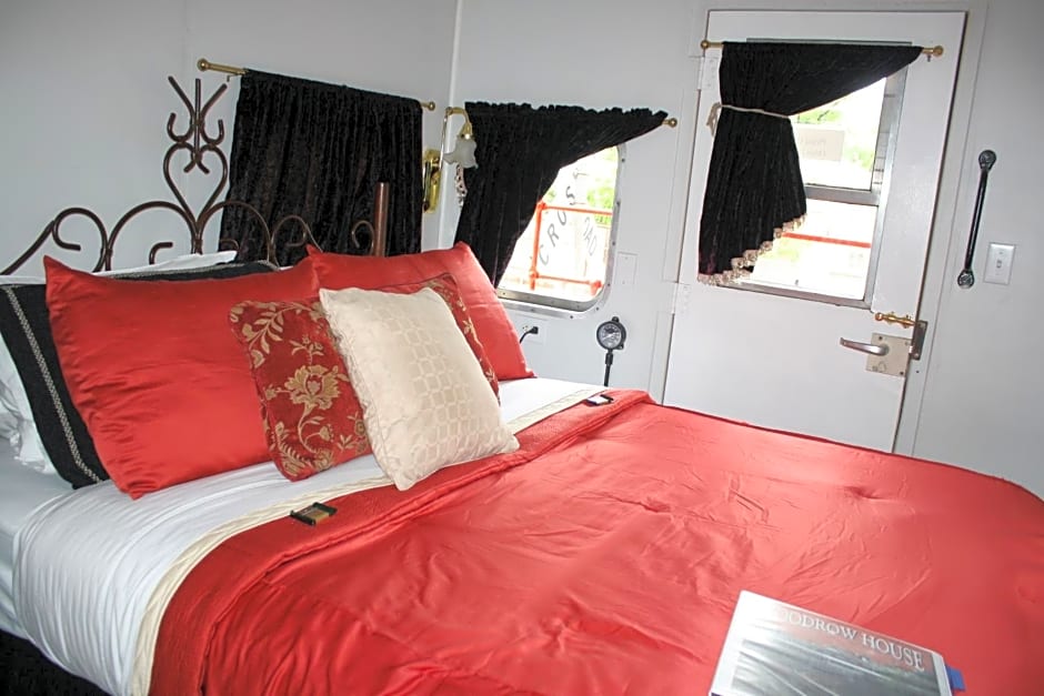 Woodrow House Bed & Breakfast