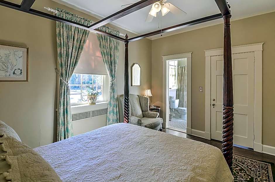 Cedars of Williamsburg Bed & Breakfast