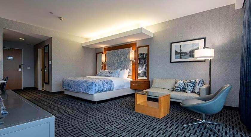 The Hotel At Kirkwood Center