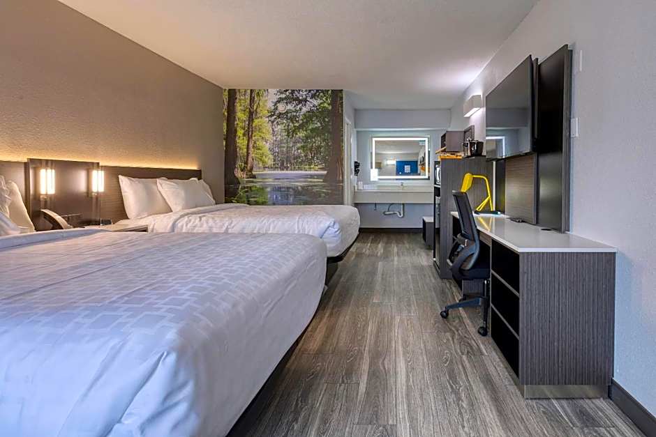 Clarion Pointe