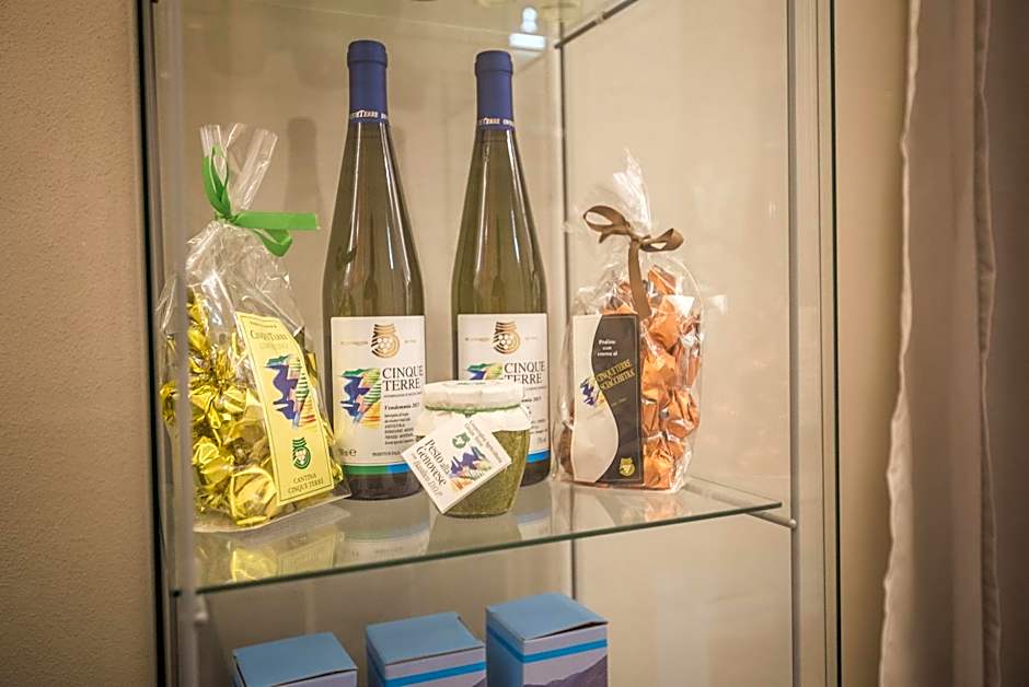 Cinque Terre Gateway