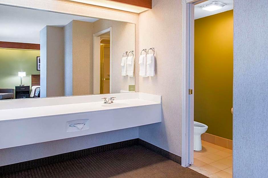 Sleep Inn & Suites Oregon - Toledo