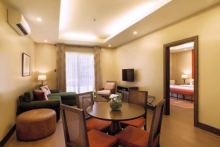 Photo 1 of 4 of Executive Suite