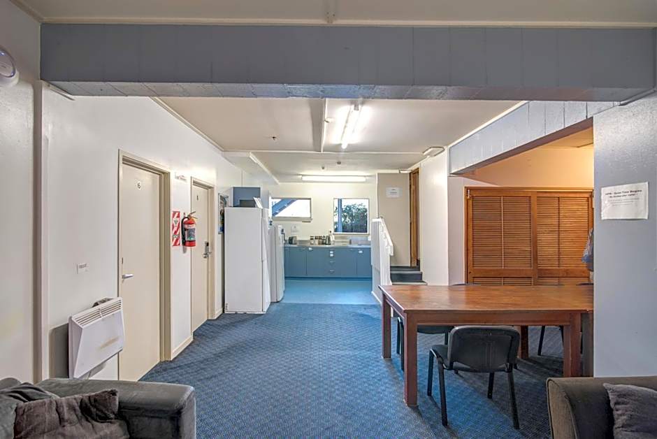 The Flaming Kiwi Backpacker