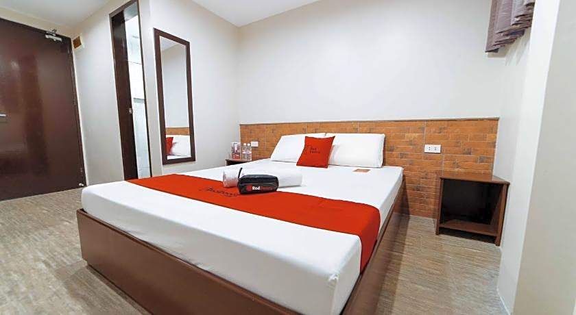 RedDoorz near Robinsons Cybergate Davao