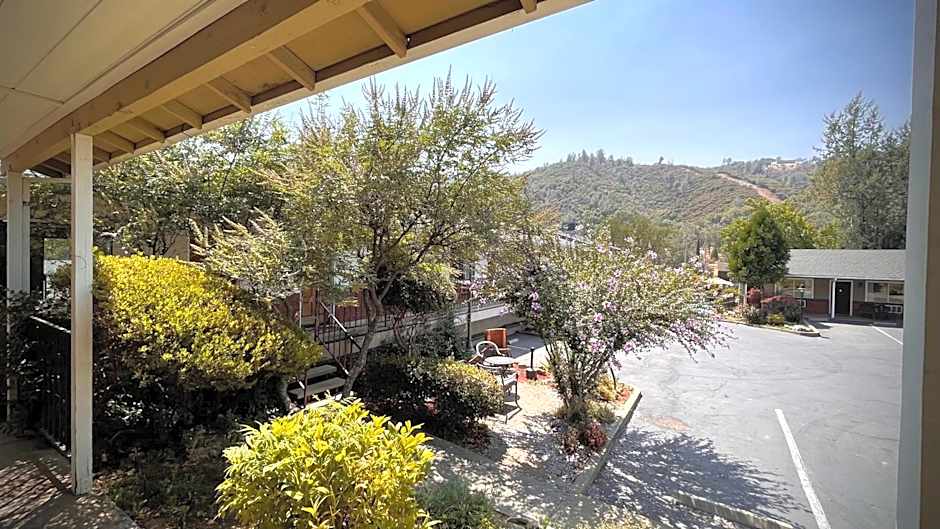 Mariposa Lodge in Mariposa