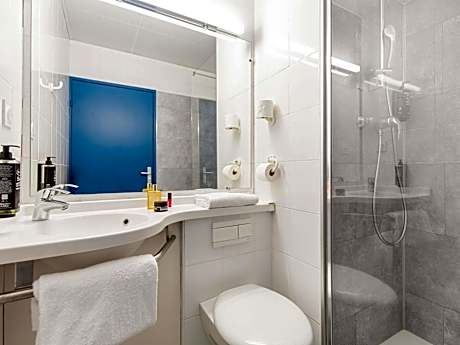 Triple Room with Three Single Beds