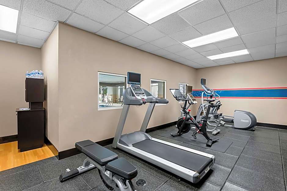 Hampton Inn By Hilton & Suites Charlotte-Airport