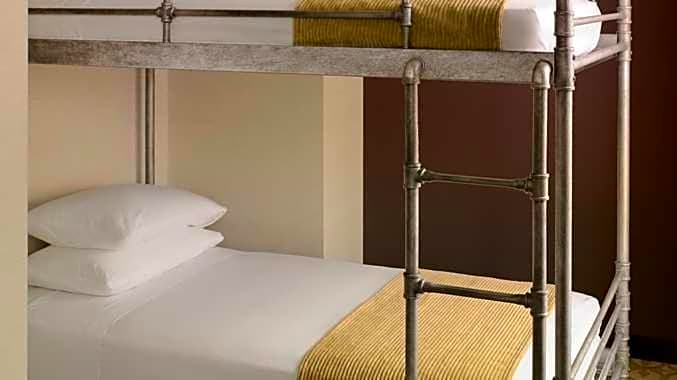 DoubleTree Hotel & Suites Charleston Airport