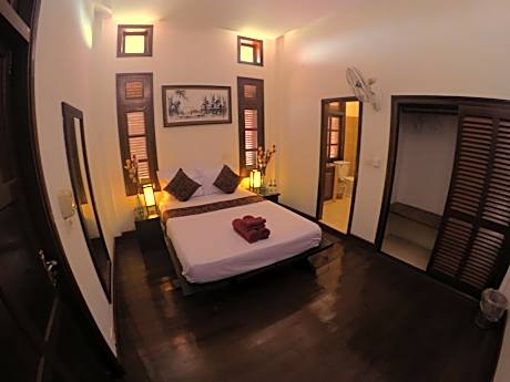 Standard Double Room with aircondition