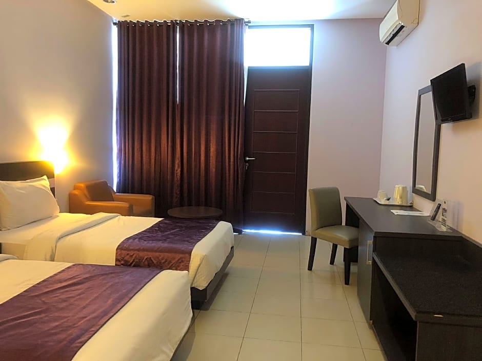 Kyriad Sadurengas Hotel