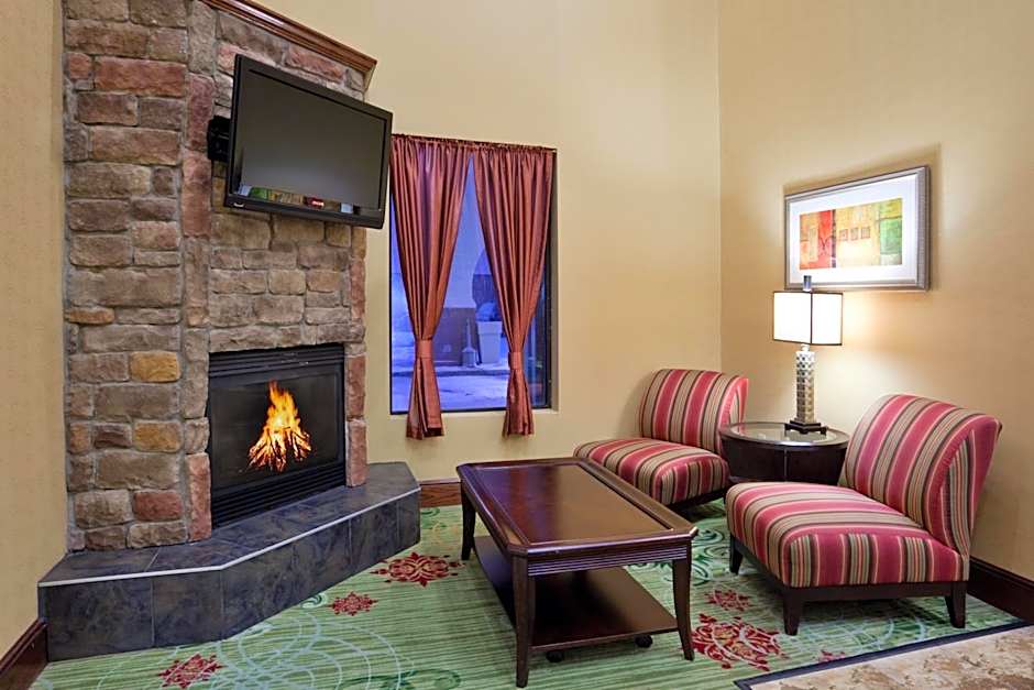 Holiday Inn Express Hotel & Suites Cleveland-Streetsboro By IHG