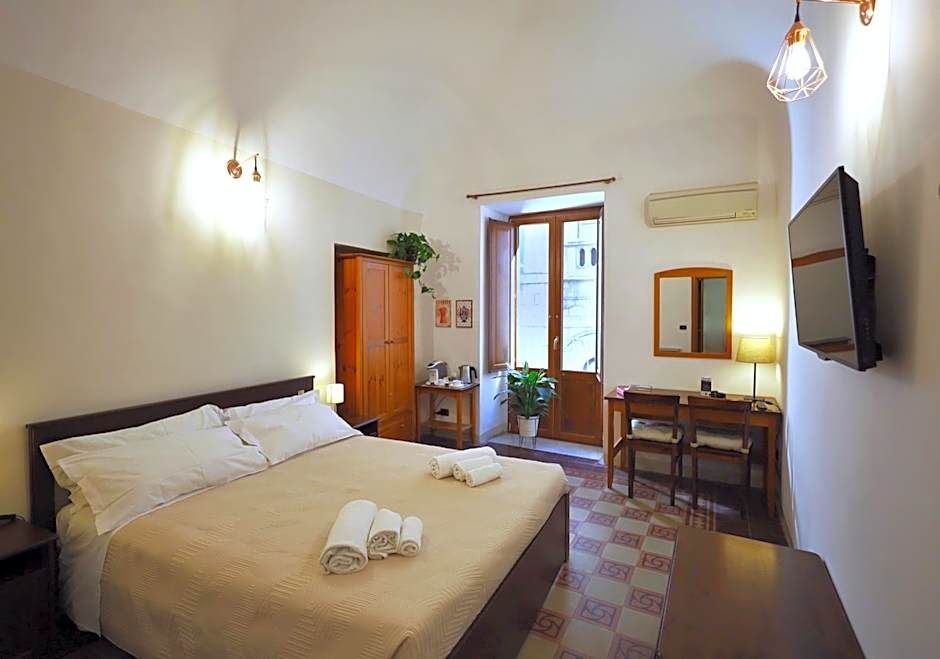 Cataneasy Rooms