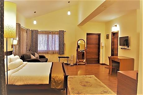 Suite with Mountain View