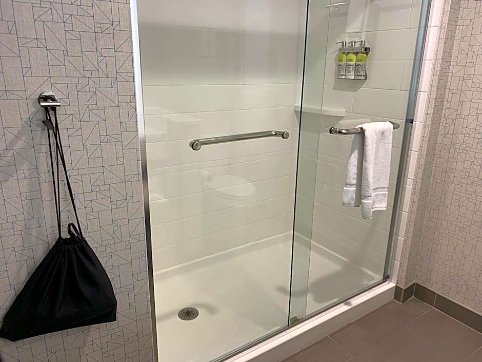 Holiday Inn Express & Suites Moore By IHG