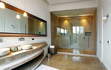POOL SUITE