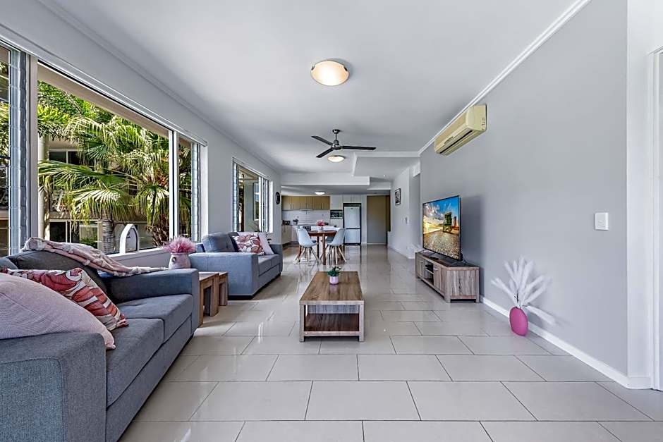 Airlie Summit Apartments