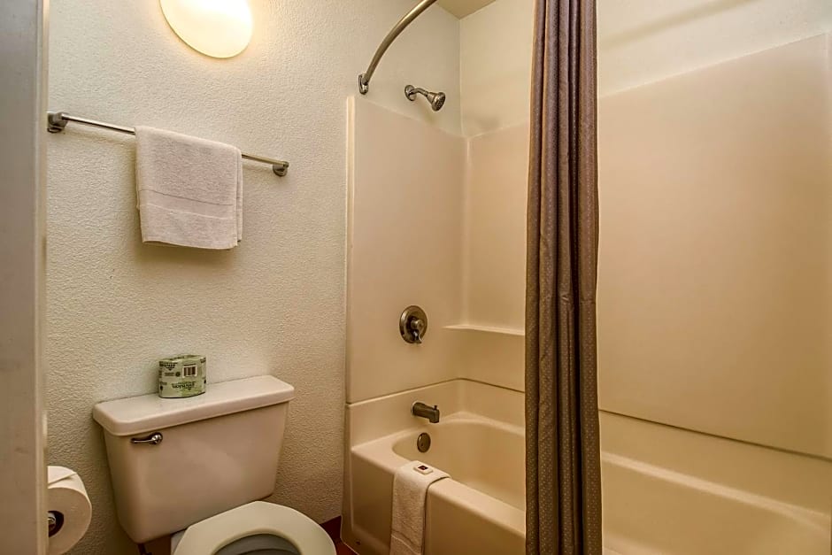 Motel 6-Carlsbad, CA Beach