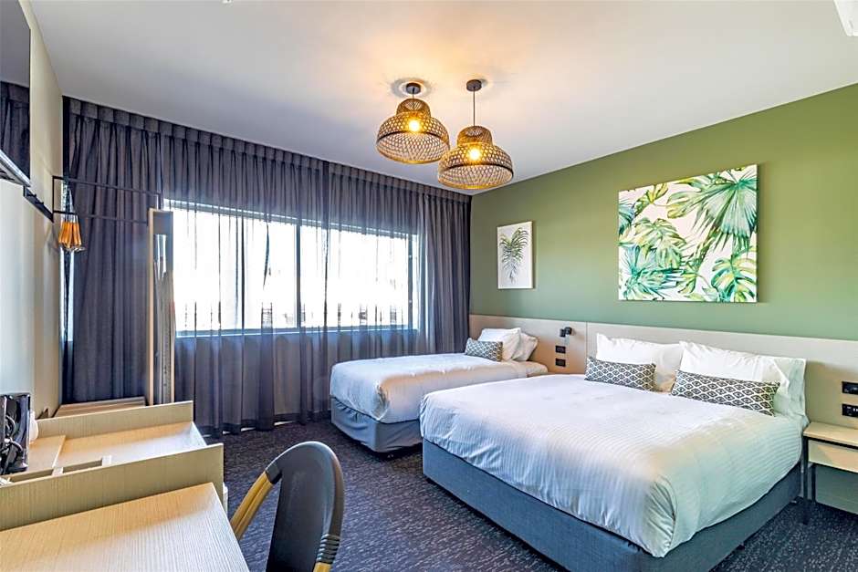 Nightcap at Commercial Hotel