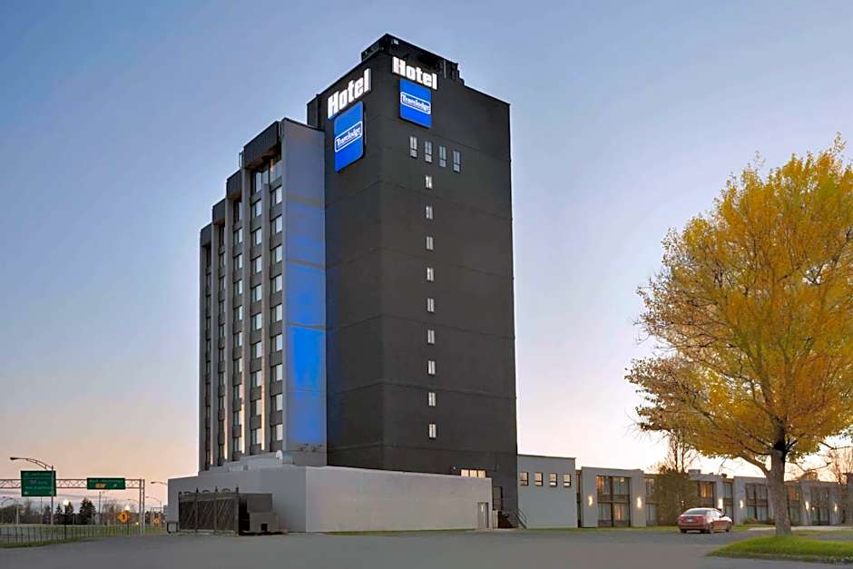 Travelodge Hotel & Convention Center by Wyndham Quebec City
