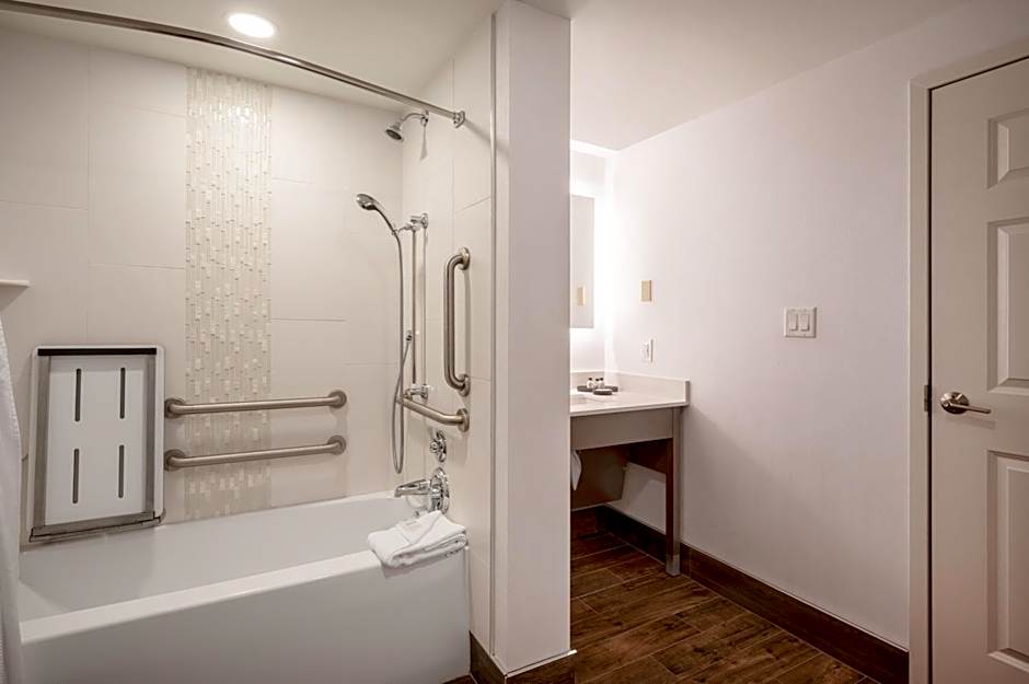 Crowne Plaza Albany - The Desmond Hotel By IHG