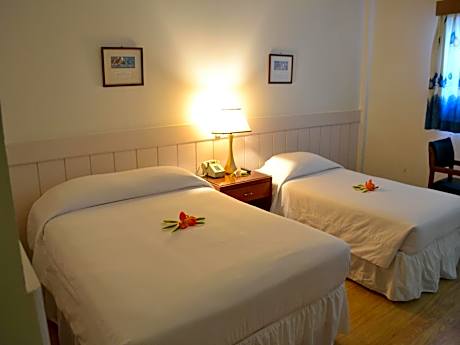 West Plaza Downtown Hotel