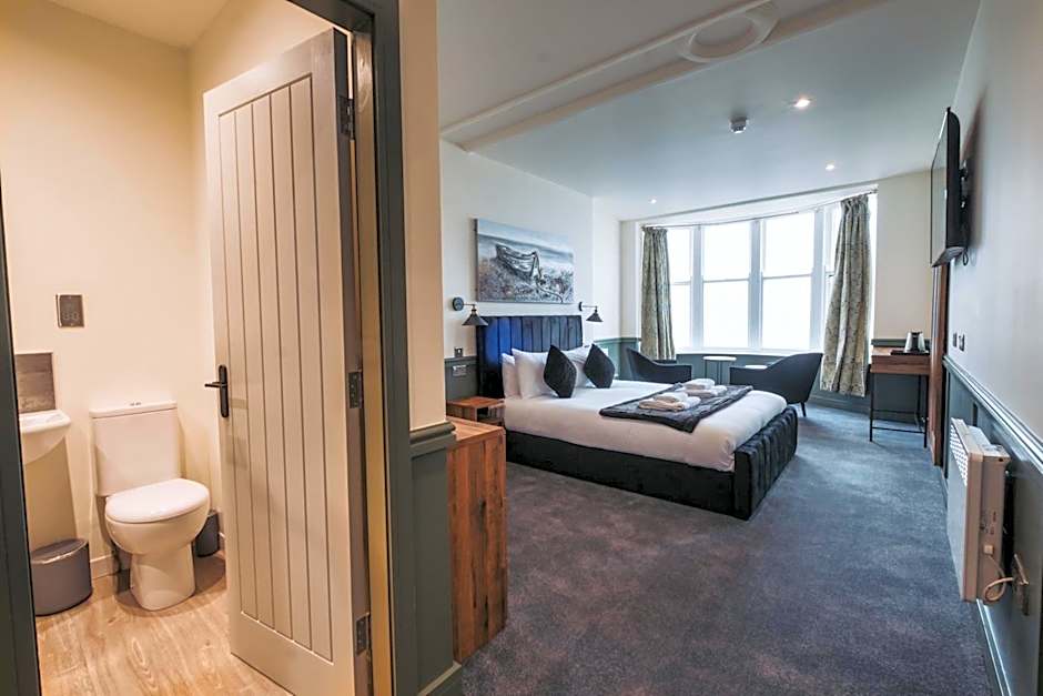 The Royal Bar & Shaker