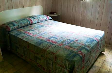 Family Cottage - linen not included