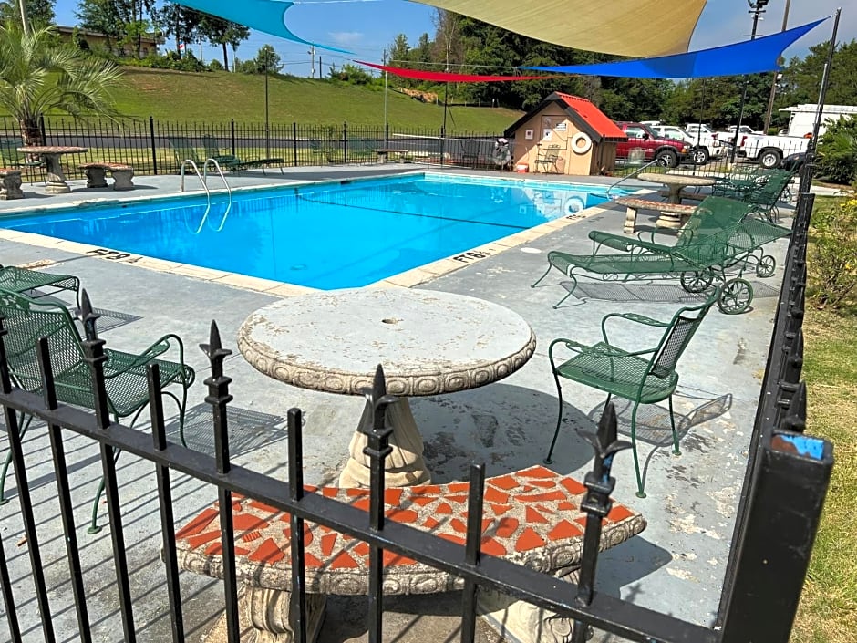 Country Hearth Inn & Suites - Cartersville