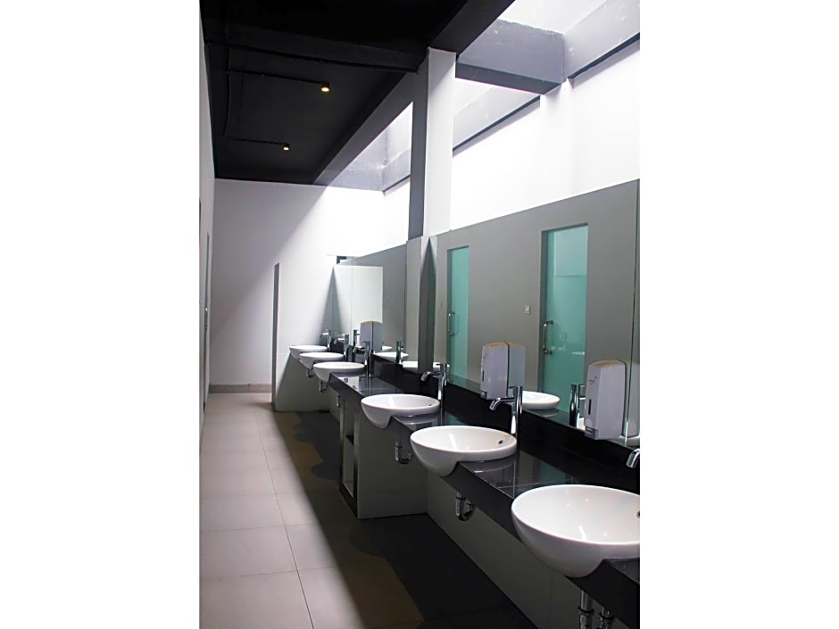 Livinn Hostel City Center Surabaya