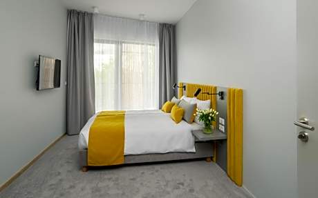 Apartment with Lake View