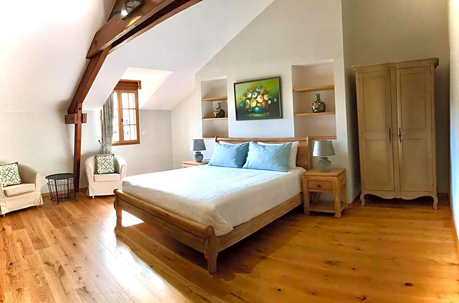 Les Cèdres du Linard, Chambres d'Hôtes B&B Near Lascaux, Montignac, Sarlat-la-Canéda, Dordogne