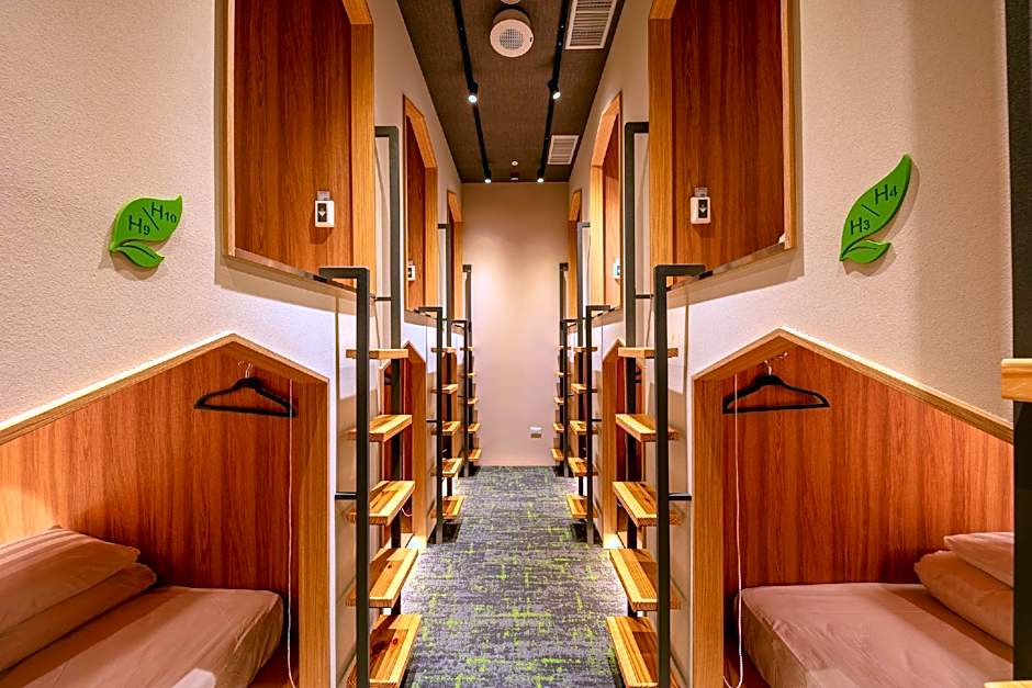 CHO Stay Capsule Hotel (Taoyuan Airport T2)
