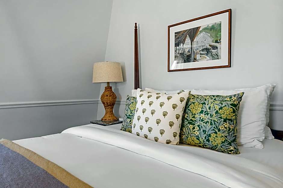 Hartstone Inn