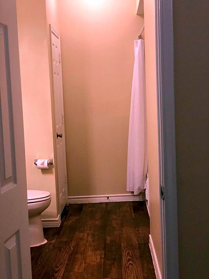 The Reside Fully Furnished Condos - Medical Stays Welcome