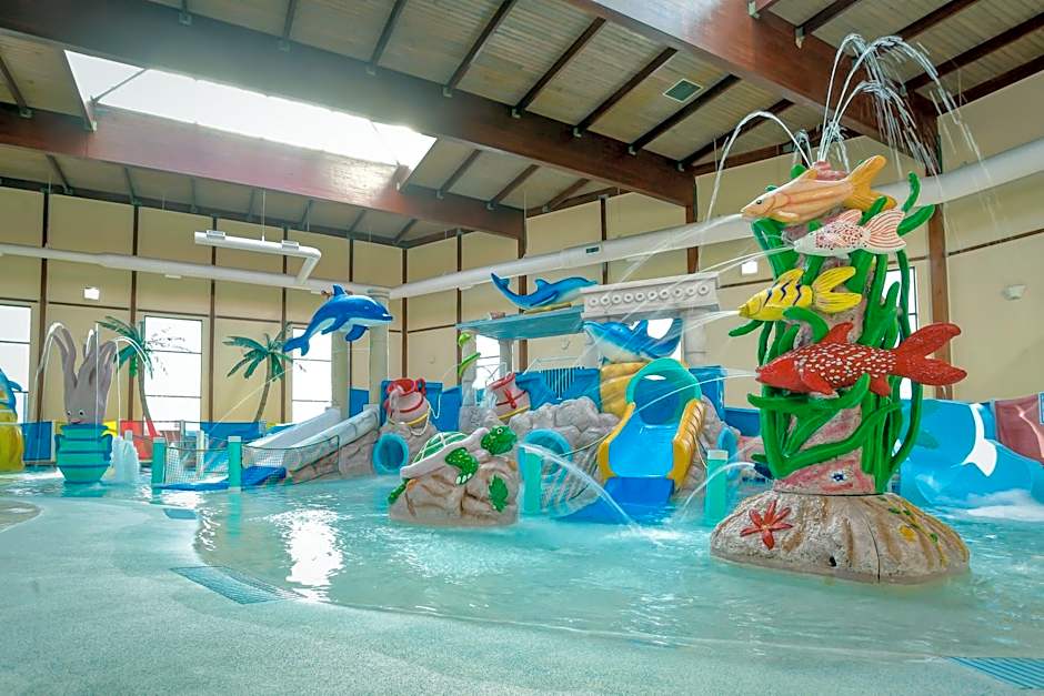 Grand Marquis Waterpark Hotel & Suites