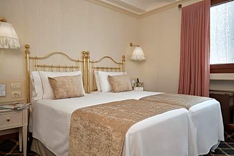 Standard Twin Room B