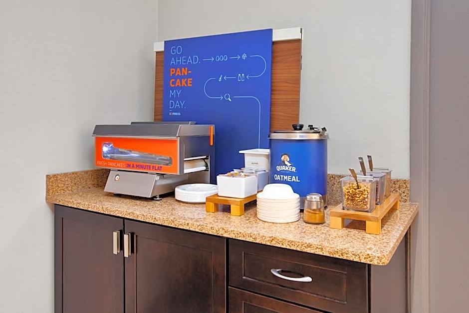 Holiday Inn Express Hotel & Suites Grand Rapids-North By IHG