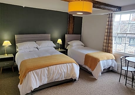 Family room-Standard-Ensuite