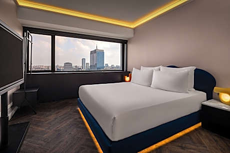 FAM Suite, 2 Bedroom Suite, Bedroom 1: 1 King, Bedroom 2: 1 King, City view