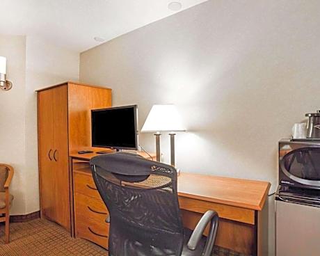 Queen Room - Non-Smoking